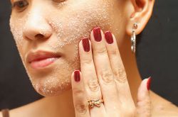 去角質(zhì)的正確方法 去角質(zhì)的7大誤區(qū)很多人都犯過