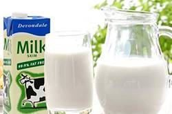 哪種脫脂牛奶好 脫脂牛奶與全脂牛奶的區(qū)別
