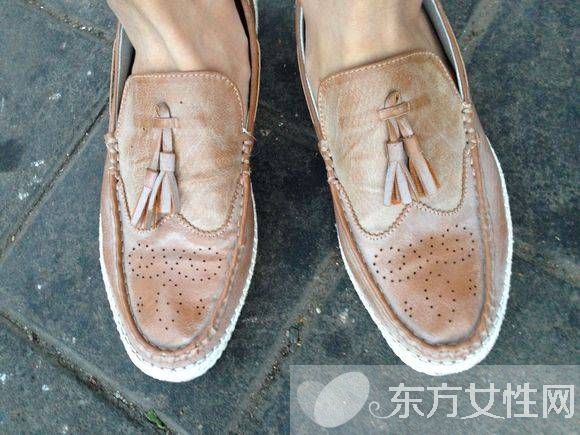 皮鞋發(fā)霉怎么處理 兩大方法教你應(yīng)對皮鞋發(fā)霉
