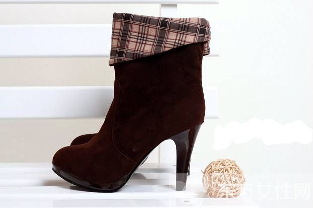 磨砂皮鞋如何清洗 磨砂皮鞋保養(yǎng)須知