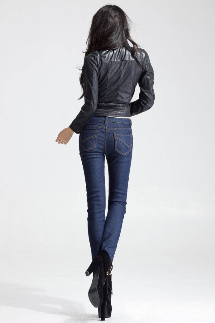 穿什么褲子最顯年輕 防止牛仔褲褪色需要這么做