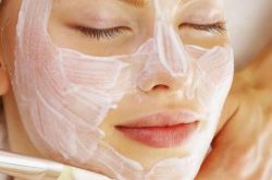 牛奶面膜的功效與作用 敷面膜的注意事項(xiàng)有哪些