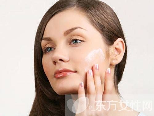 牛奶面膜的功效與作用 敷面膜的注意事項(xiàng)有哪些