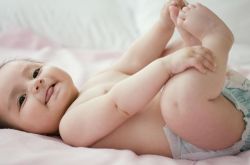 嬰兒油的功效與作用 如何用嬰兒油去除黑頭