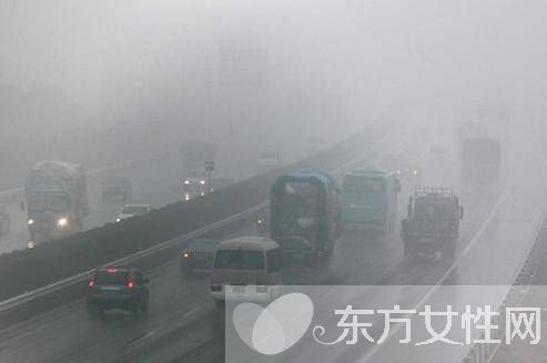 霧霾行車注意事項與安全原則 別讓天氣影響駕駛