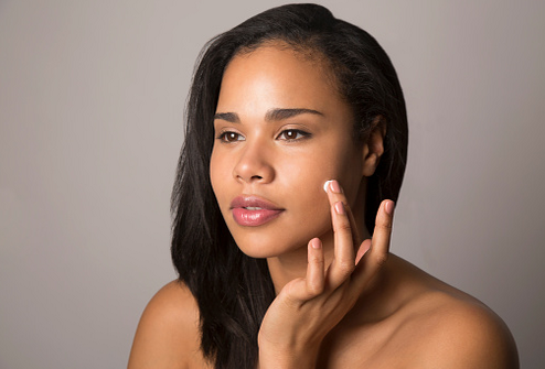 秋天如何保養(yǎng)皮膚 補(bǔ)充水分很重要