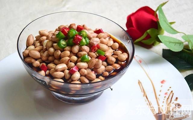 醋泡花生的作用有哪些 切忌4種人不宜吃花生