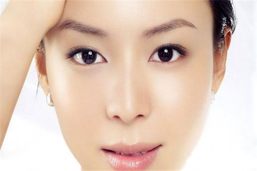 眉頭有皺紋怎么辦 四招教你除去眉頭皺紋
