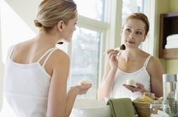 如何正確卸妝 卸妝產(chǎn)品應(yīng)該怎么選擇