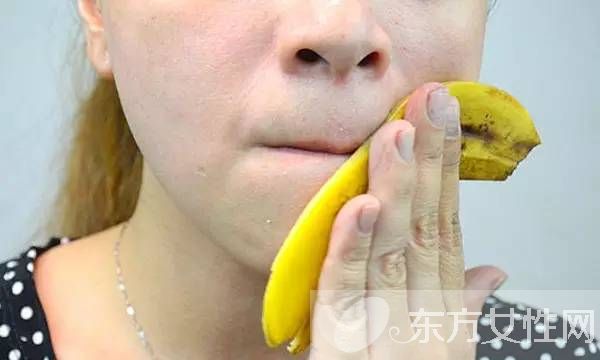 香蕉皮美容的功效與作用 這些DIY香蕉皮面膜很贊哦