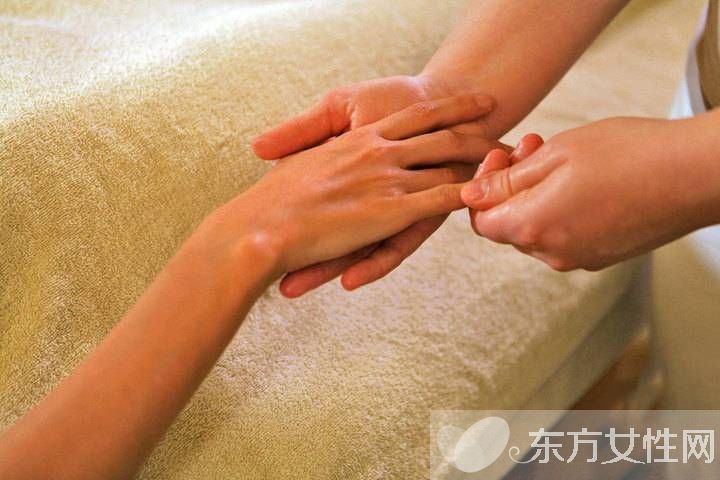 怎樣去除手上的皺紋 這些手部護(hù)理小妙招效果棒棒噠