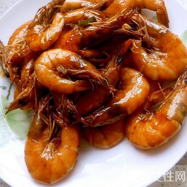 蝦和什么不能一起吃 出現(xiàn)這些反應(yīng)一定要及時(shí)就醫(yī)