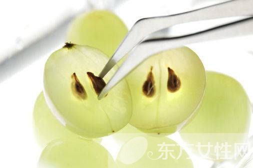 葡萄籽怎么吃吸收好 小小葡萄籽讓你越吃越美麗喲