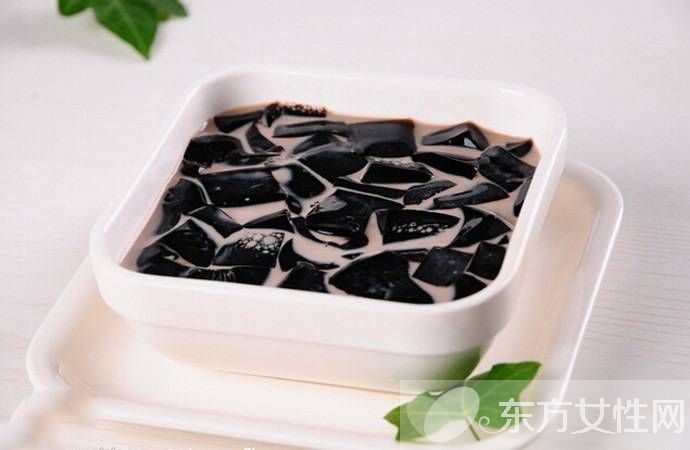 龜苓膏的功效及作用 龜苓膏吃多了小心加重痛經(jīng)