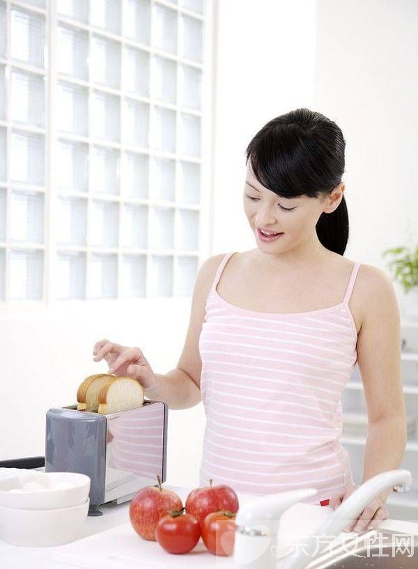 女人小便很黃怎么回事 怎么從尿的顏色看健康