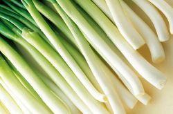 大蔥的功效與作用 這些食物放在一起吃就遭啦