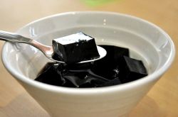 龜苓膏的功效及作用 龜苓膏吃多了小心加重痛經(jīng)