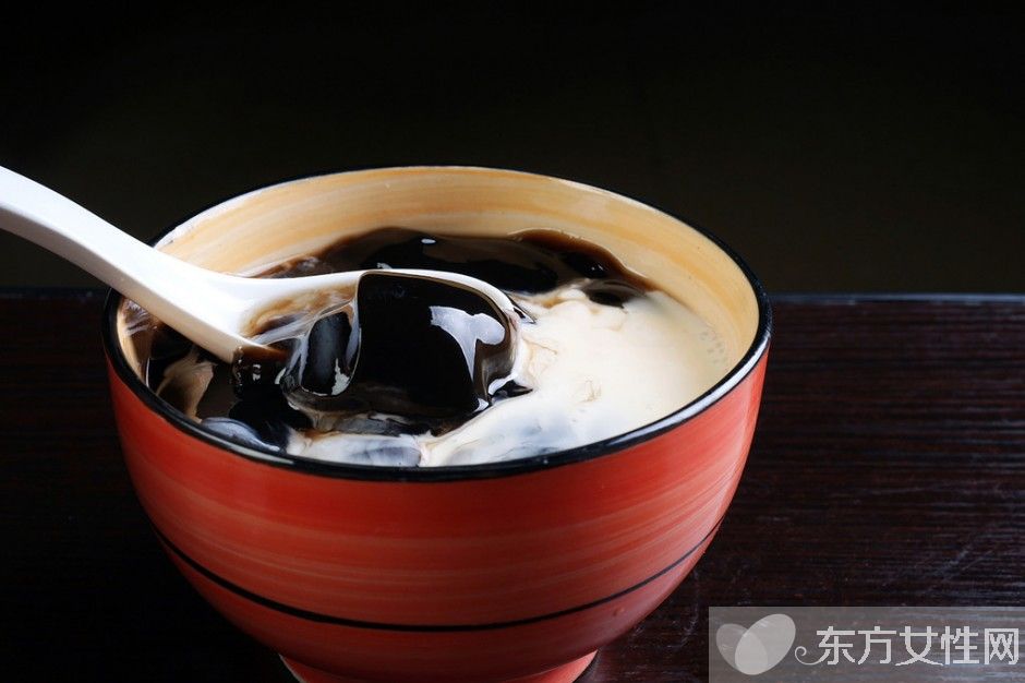 龜苓膏的功效及作用 龜苓膏吃多了小心加重痛經(jīng)