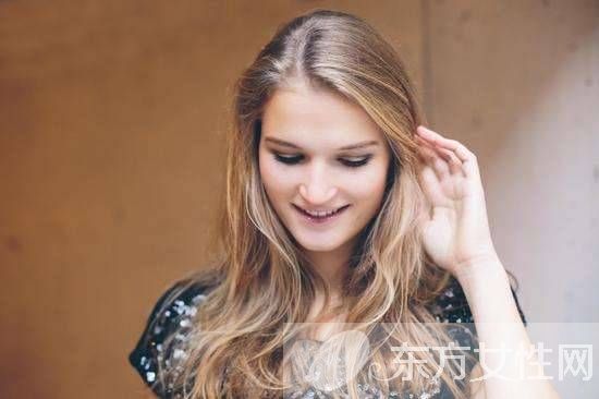 女人撒嬌最好命 男人愛(ài)到停不下來(lái)