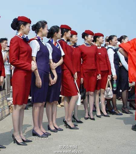 空姐親述心酸歷程 想多賺錢必須接受潛規(guī)則