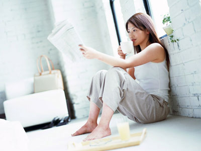 口述 老公嫌我平胸 樂意看閨蜜抖動(dòng)雙峰