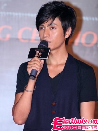 當(dāng)紅偶像明星 潛伏 婚姻  偽光棍 欺騙只為地位