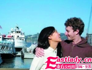 幸運(yùn)女人上廁所搞定CEO