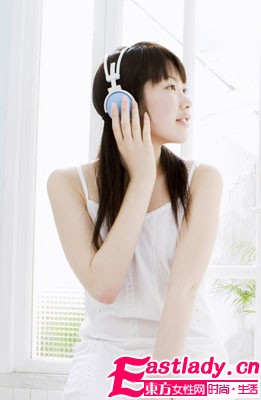 三人同床 畸形的生活讓我發(fā)瘋