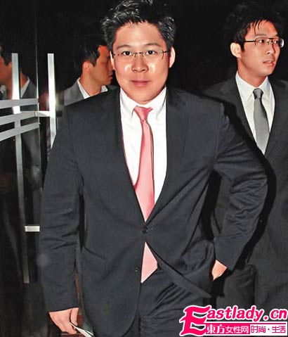 豪門與女星結(jié)下不解之緣 演繹父子 爭(zhēng)女 戲碼