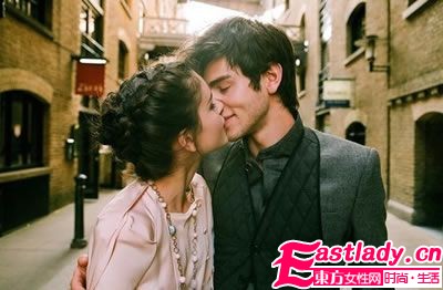 90后女孩與一個(gè)單身男人的激情愛戀