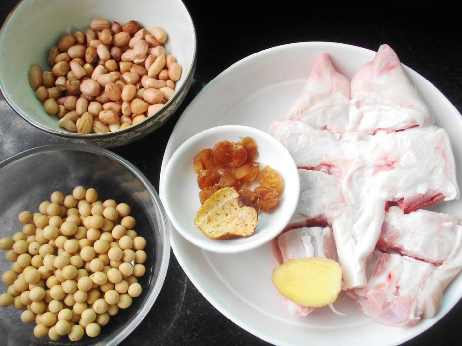 豬腳燉花生的兩大家常做法及營養(yǎng)功效