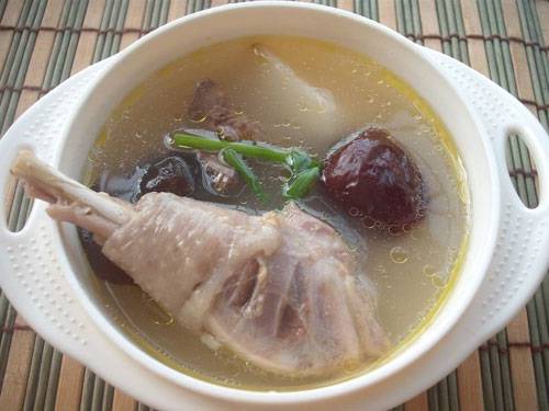 6款木耳做法及食用禁忌 排毒養(yǎng)顏治貧血