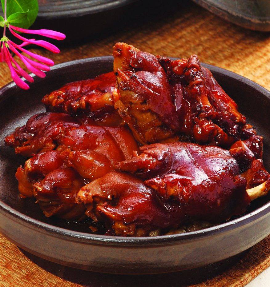 豬腳燉花生的兩大家常做法及營養(yǎng)功效