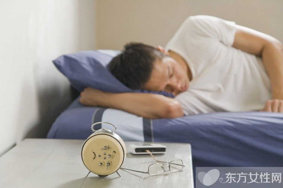 床頭千萬(wàn)別放這五樣?xùn)|西 會(huì)要了你的命