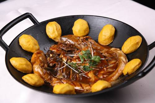 魚鍋餅子的家常做法 美味傳天下