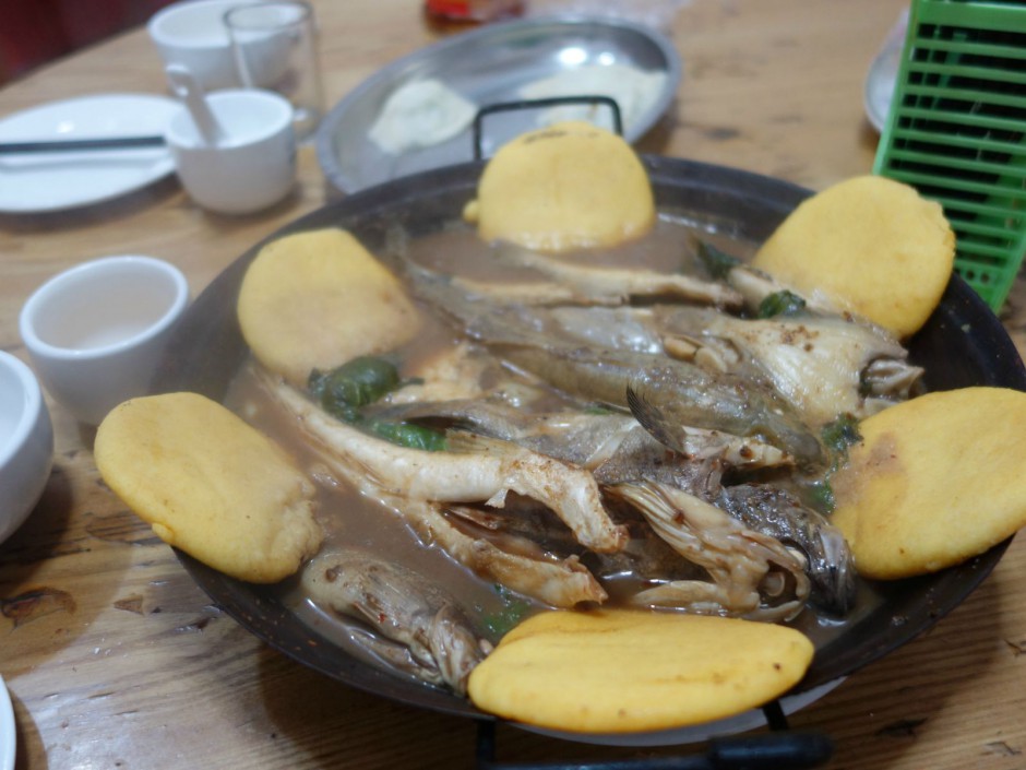 魚鍋餅子的家常做法 美味傳天下