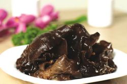 6款木耳做法及食用禁忌 排毒養(yǎng)顏治貧血