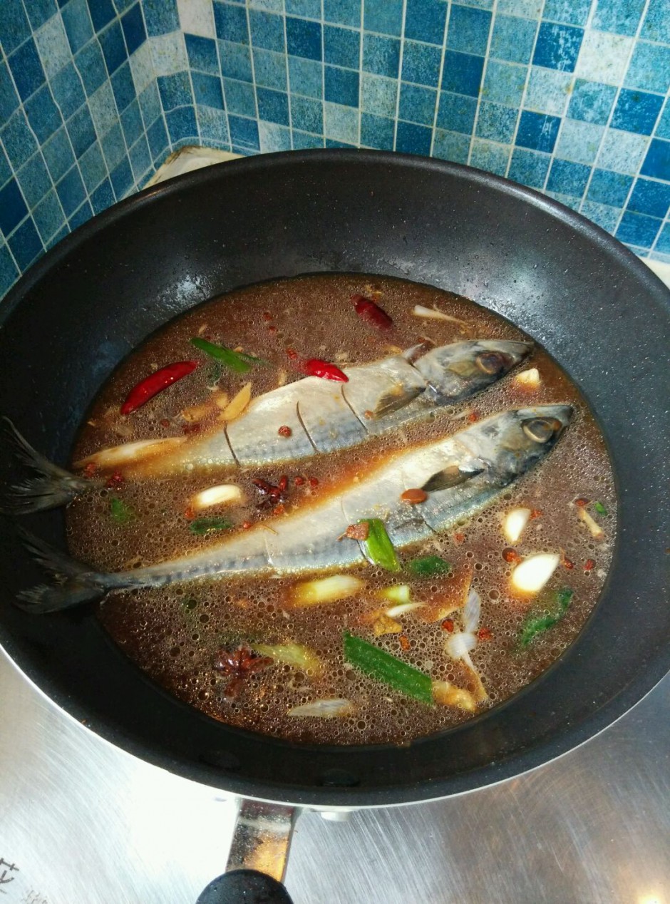 魚鍋餅子的家常做法 美味傳天下