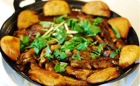 魚鍋餅子的家常做法 美味傳天下