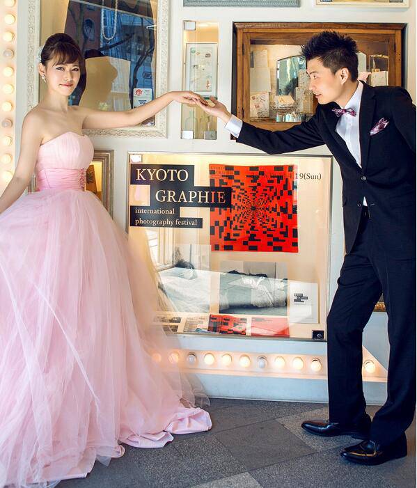 8款婚紗照創(chuàng)意造型 讓你的婚紗照個性十足