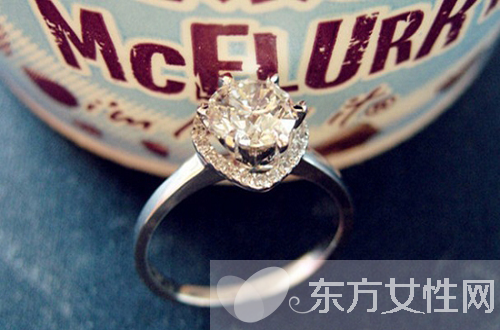 結(jié)婚為什么要戴鉆戒 揭結(jié)婚鉆戒基本常識