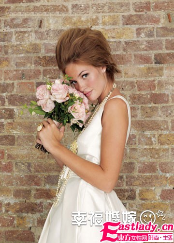 深秋婚紗攝影大片 用玫瑰演繹人生