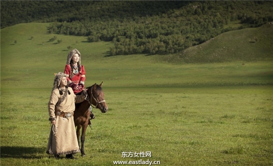 蒙古族婚紗照感受質(zhì)樸的愛(ài)情