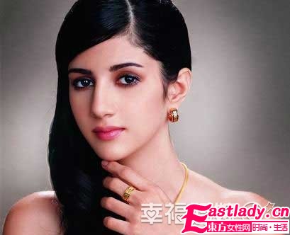 氣質(zhì)新娘迷人珠寶的流行風(fēng)尚法則