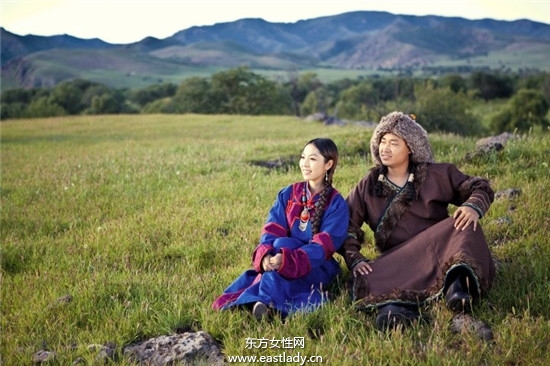 蒙古族婚紗照感受質(zhì)樸的愛(ài)情