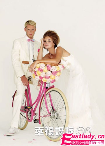 深秋婚紗攝影大片 用玫瑰演繹人生