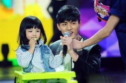 劉暢老婆吳子佳到底有多富 顏值爆表的一家子