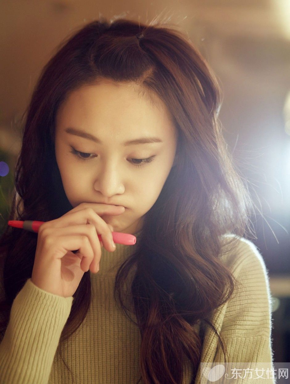 鄭爽家庭背景個(gè)人資料 揭鄭爽張翰分手內(nèi)幕