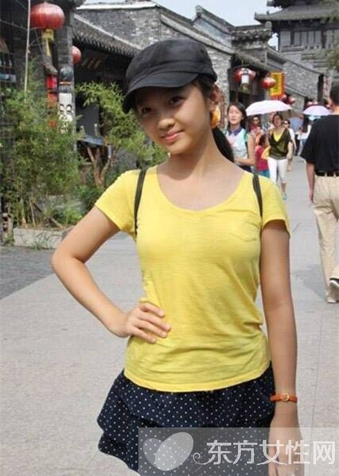 林妙可家庭背景個(gè)人資料 曬比基尼照露深溝