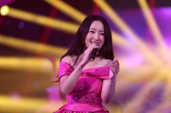 楊鈺瑩現(xiàn)任老公資料曝光 攜5歲兒子逛商場遭拍